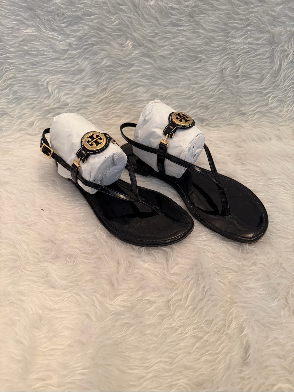 Tory Burch Black Patent Leather Thong Sandals with Gold Medallion Logo